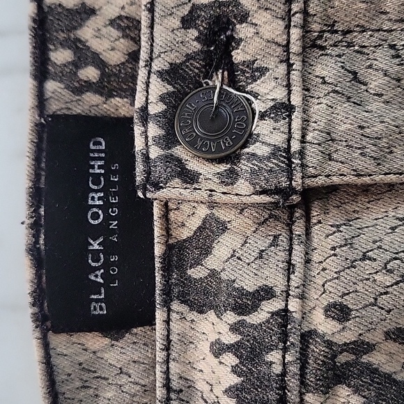 Black Orchid Snakeskin Print Jeans Christie Super High Rise - Picture 7 of 10